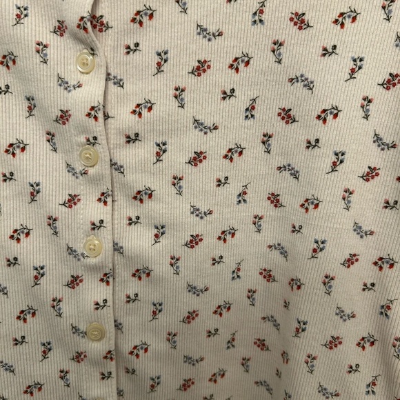 Old Navy White Floral Button-Up Blouse - Picture 3 of 5